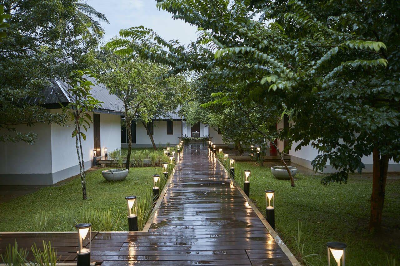 Citrus Waskaduwa Hotel Bentota Bagian luar foto