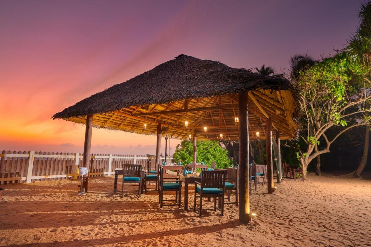 Citrus Waskaduwa Hotel Bentota Bagian luar foto