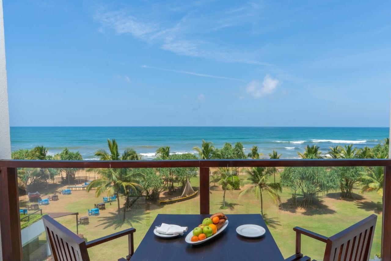 Citrus Waskaduwa Hotel Bentota Bagian luar foto