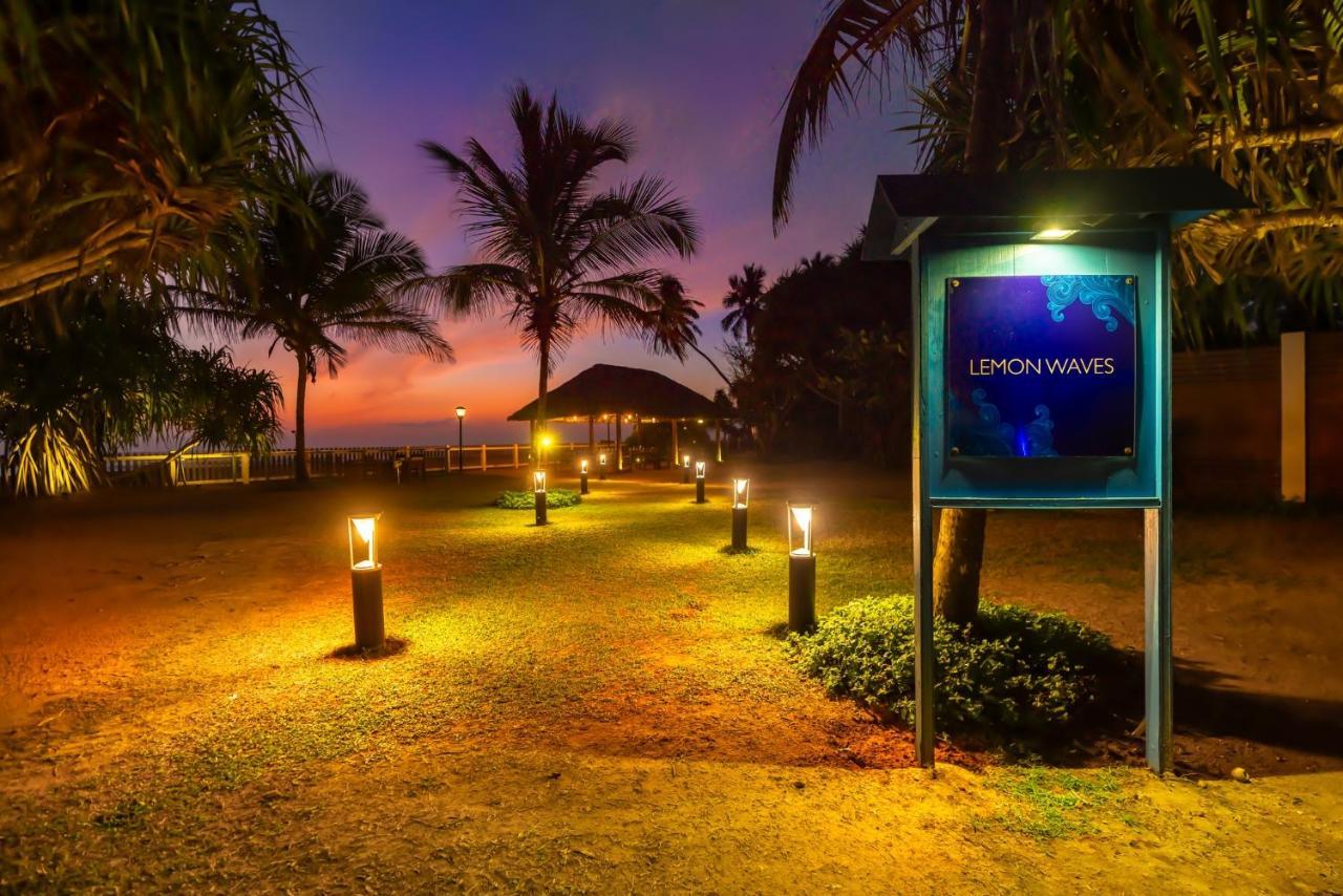 Citrus Waskaduwa Hotel Bentota Bagian luar foto
