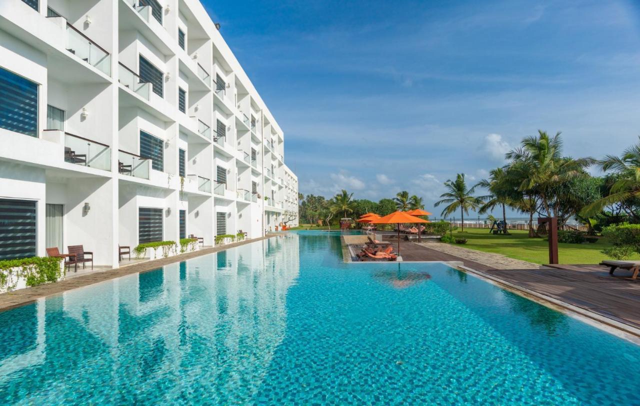 Citrus Waskaduwa Hotel Bentota Bagian luar foto